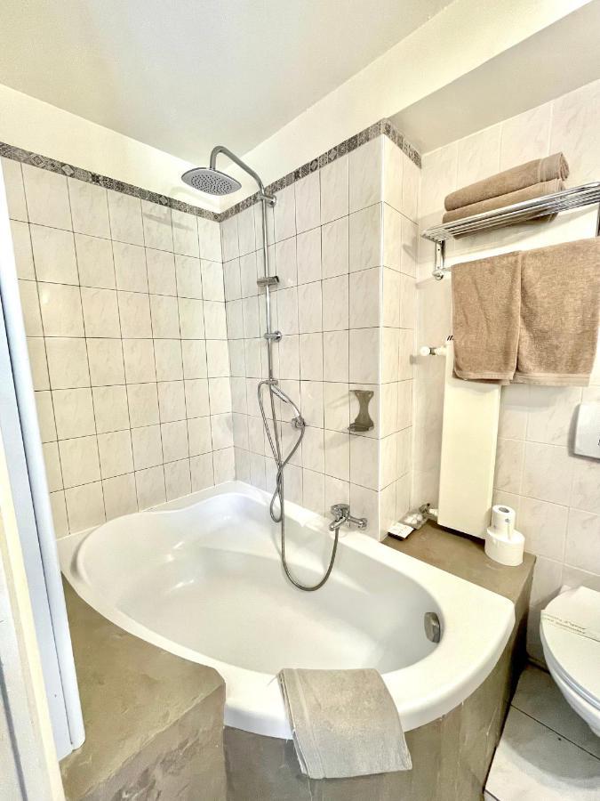 Hotel Le Mirval La Brigue Zewnętrze zdjęcie