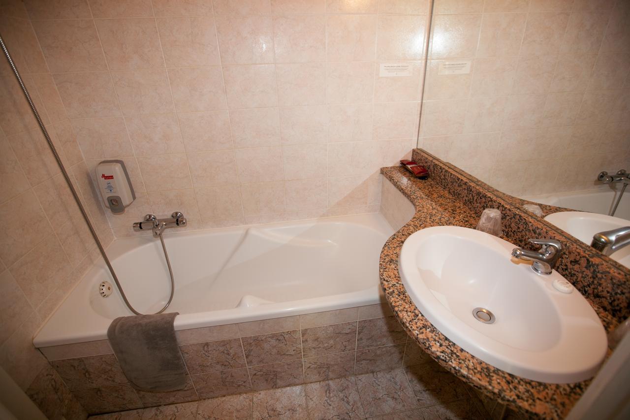 Hotel Le Mirval La Brigue Zewnętrze zdjęcie